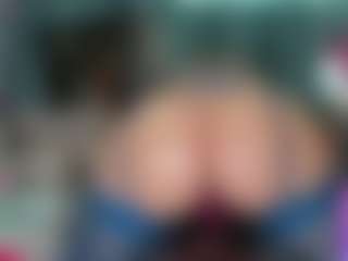-R-A-R-E-'s Live Sex Cam Show