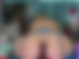 -R-A-R-E-'s Live Sex Cam Show