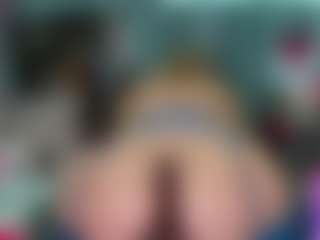 -R-A-R-E-'s Live Sex Cam Show