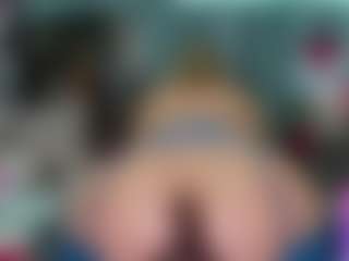 -R-A-R-E-'s Live Sex Cam Show