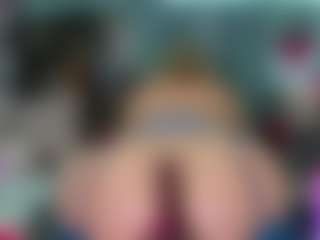 -R-A-R-E-'s Live Sex Cam Show