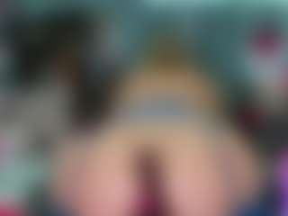 -R-A-R-E-'s Live Sex Cam Show