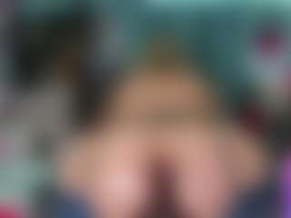 -R-A-R-E-'s Live Sex Cam Show
