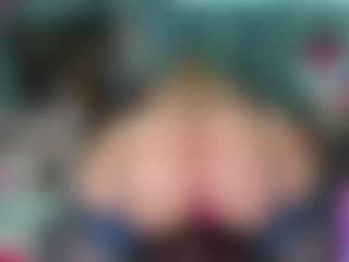 Live cam show with -R-A-R-E- - Ride Torso on livesuperchat.net