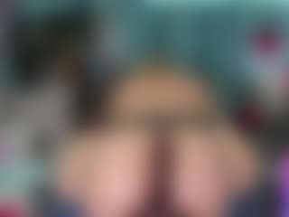 -R-A-R-E-'s Live Sex Cam Show