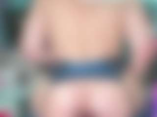 -R-A-R-E- MILF webcam performer live streaming