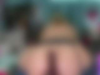 -R-A-R-E- MILF webcam performer live streaming