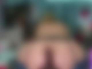 -R-A-R-E-'s Live Sex Cam Show