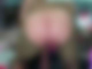 -R-A-R-E-'s Live Sex Cam Show