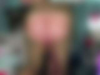 -R-A-R-E-'s Live Sex Cam Show