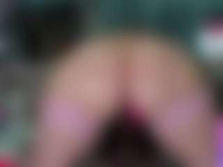 -R-A-R-E-'s Live Sex Cam Show