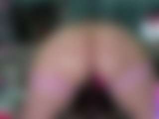 Live cam show with -R-A-R-E- - Oil on sexylive.show