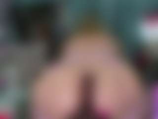 Live cam show with -R-A-R-E- - Butt Plug on AdultVida.com