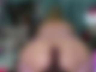 -R-A-R-E-'s Live Sex Cam Show