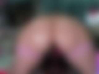 Live cam show with -R-A-R-E- - Average on livesuperchat.net