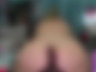 -R-A-R-E-'s Live Sex Cam Show