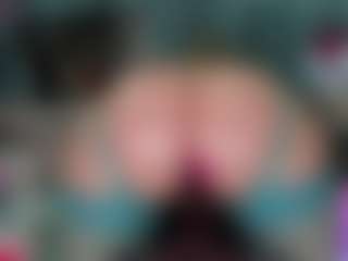 Live cam show with -R-A-R-E- - Shake on liverealitysex.com