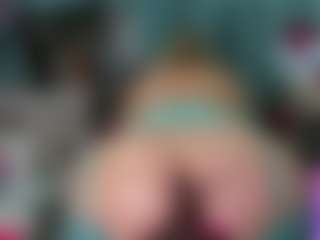 -R-A-R-E-'s Live Sex Cam Show