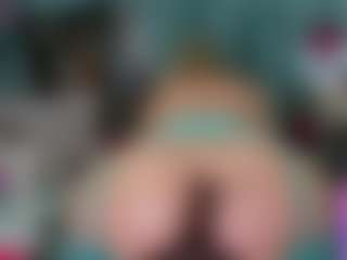 -R-A-R-E-'s Live Sex Cam Show