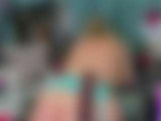 Live cam show with -R-A-R-E- - Public Mature on Milfs Live