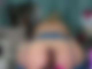 -R-A-R-E-'s Live Sex Cam Show