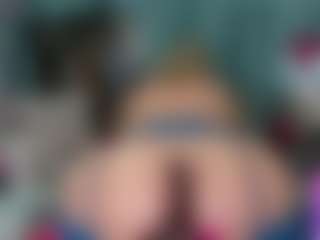 -R-A-R-E-'s Live Sex Cam Show