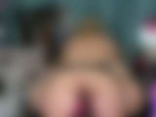 Live cam show with -R-A-R-E- - Brown Eyes Mature on Milfs Live