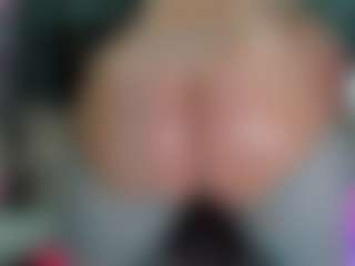 -R-A-R-E-'s Live Sex Cam Show