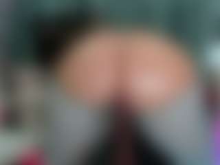 -R-A-R-E-'s Live Sex Cam Show