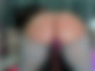 -R-A-R-E-'s Live Sex Cam Show