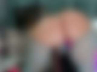 -R-A-R-E-'s Live Sex Cam Show