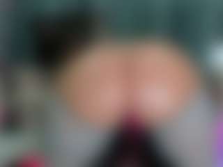 -R-A-R-E-'s Live Sex Cam Show