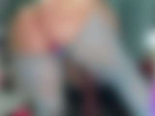 -R-A-R-E-'s Live Sex Cam Show