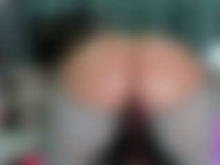 -R-A-R-E-'s Live Sex Cam Show