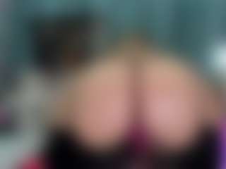 Live cam show with -R-A-R-E- - Butt Plug on xxxlivecams.org