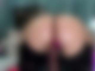 -R-A-R-E- MILF webcam performer live streaming