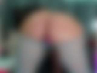 Live cam show with -R-A-R-E- - Control on Camsoda