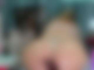 -R-A-R-E-'s Live Sex Cam Show