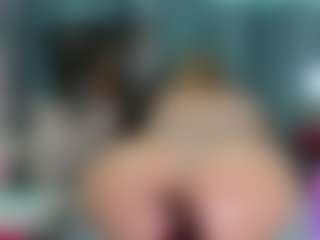 -R-A-R-E-'s Live Sex Cam Show
