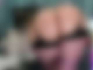 -R-A-R-E-'s Live Sex Cam Show