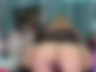 -R-A-R-E-'s Live Sex Cam Show