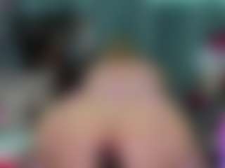 -R-A-R-E-'s Live Sex Cam Show