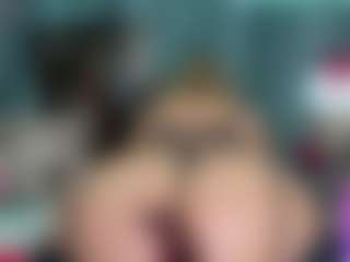 -R-A-R-E-'s Live Sex Cam Show