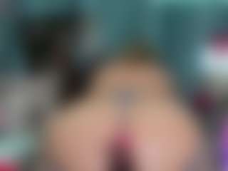 -R-A-R-E-'s Live Sex Cam Show