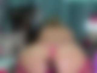 -R-A-R-E-'s Live Sex Cam Show