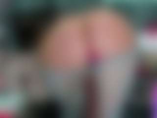 -R-A-R-E-'s Live Sex Cam Show