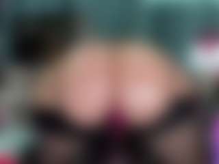 -R-A-R-E-'s Live Sex Cam Show