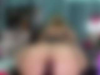 -R-A-R-E-'s Live Sex Cam Show
