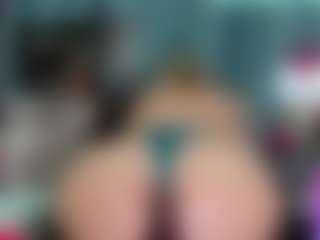 -R-A-R-E-'s Live Sex Cam Show