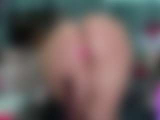 -R-A-R-E-'s Live Sex Cam Show